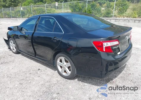 2013 Toyota Camry Se z USA, uszkodzony, nr VIN 4T1BF1FK2DU281430